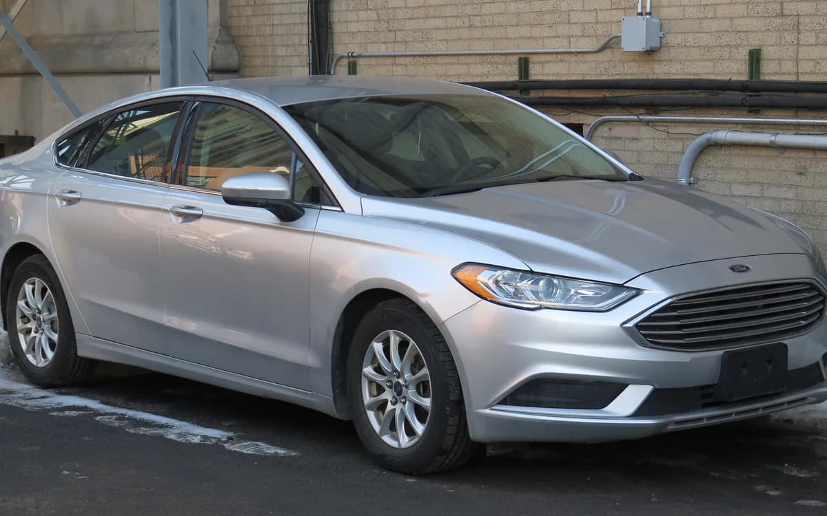Ford Fusion (2-ci nəsil), ön-yan görünüş