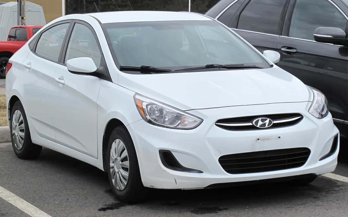 Hyundai Accent sedan (RB), ön-yan görünüş