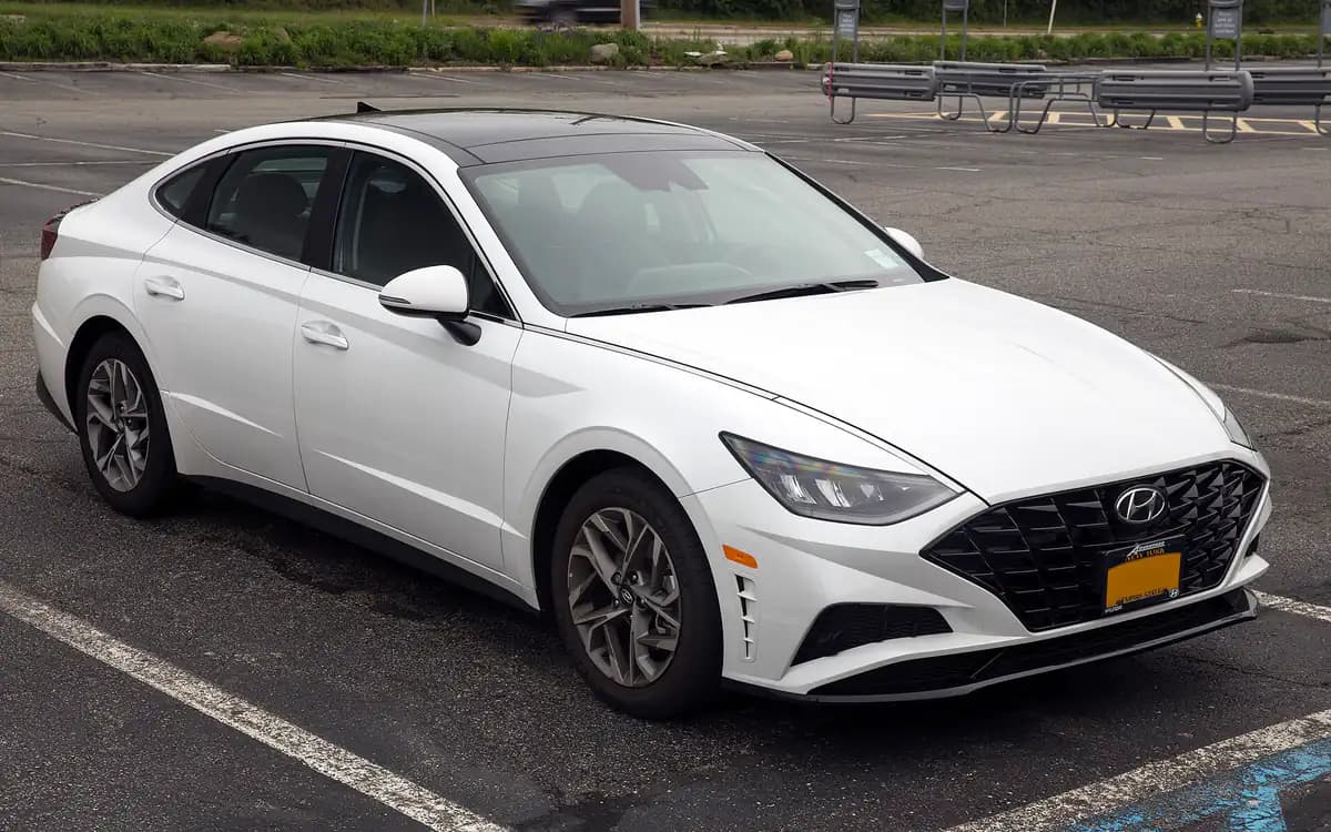 Hyundai Sonata (DN8), ön-yan görünüş