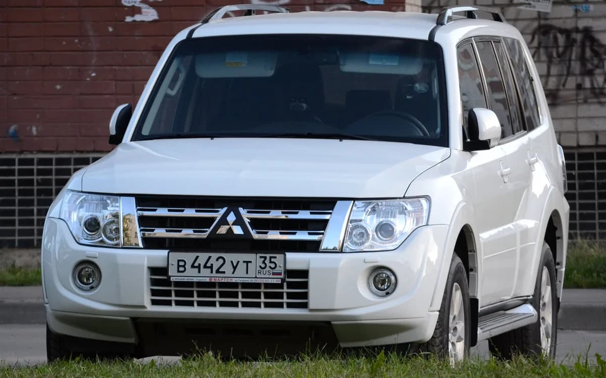 Mitsubishi Pajero (4-cü nəsil), ön görünüş